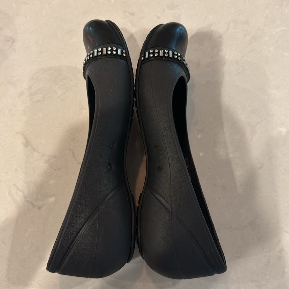CROCS Women’s Rhinestone Flats Cap Toe Black Size 8 - Picture 5 of 7